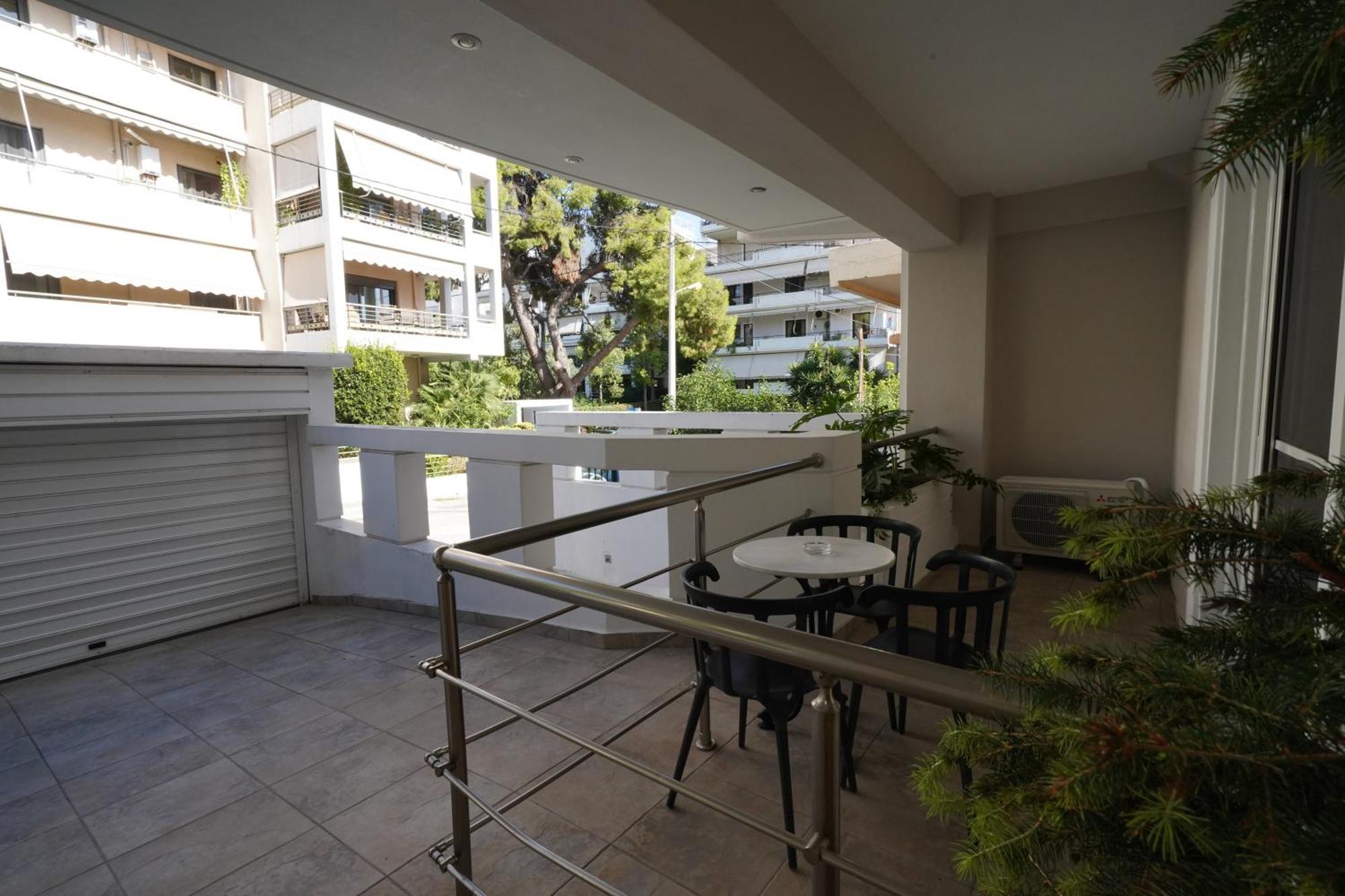 Garden Apartment Next To The Mall -Private Parking Афины Экстерьер фото