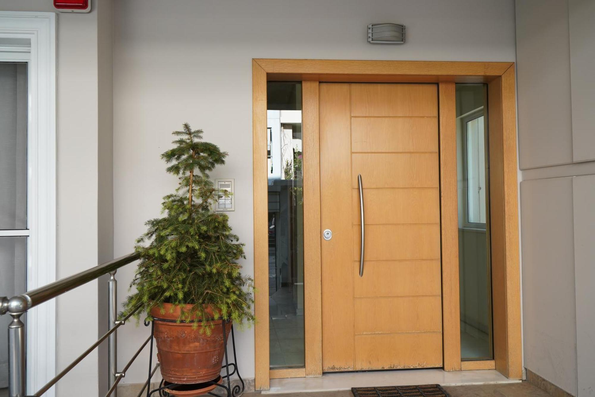 Garden Apartment Next To The Mall -Private Parking Афины Экстерьер фото