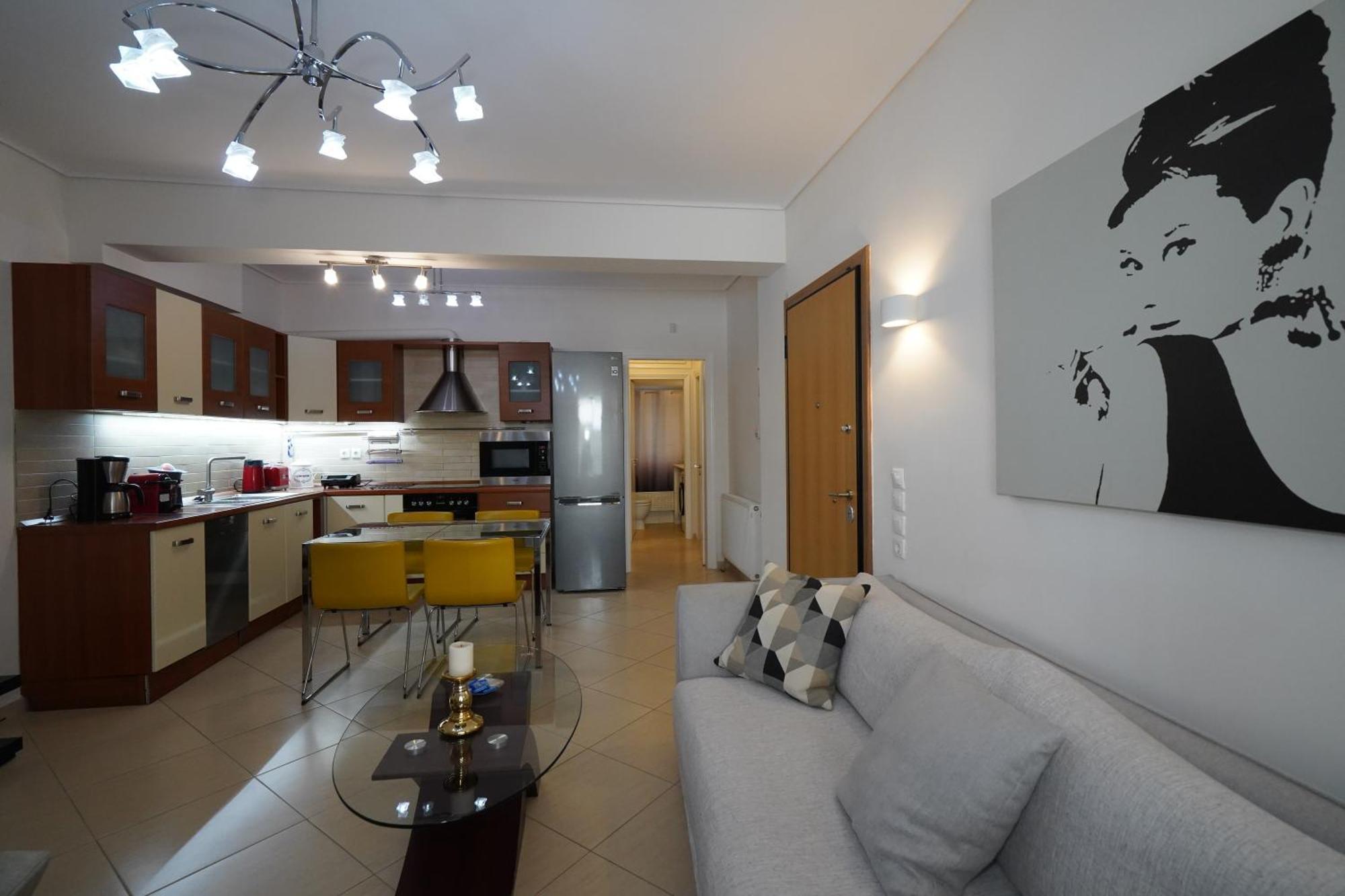 Garden Apartment Next To The Mall -Private Parking Афины Экстерьер фото